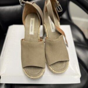 Steven Madden, size 9 , color Seaside gold